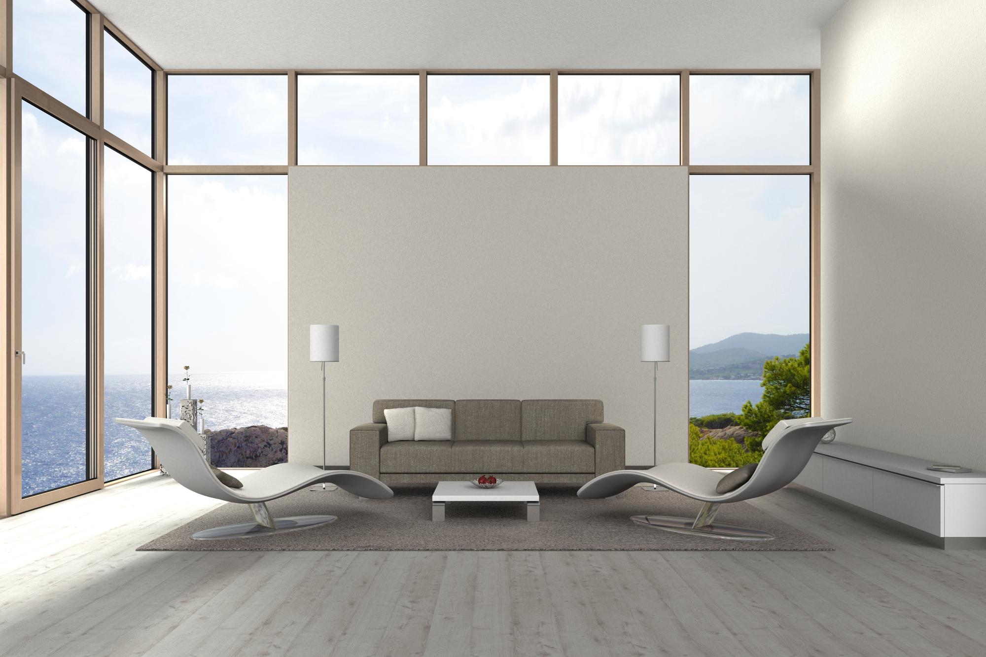 living spațios cu ferestre mari